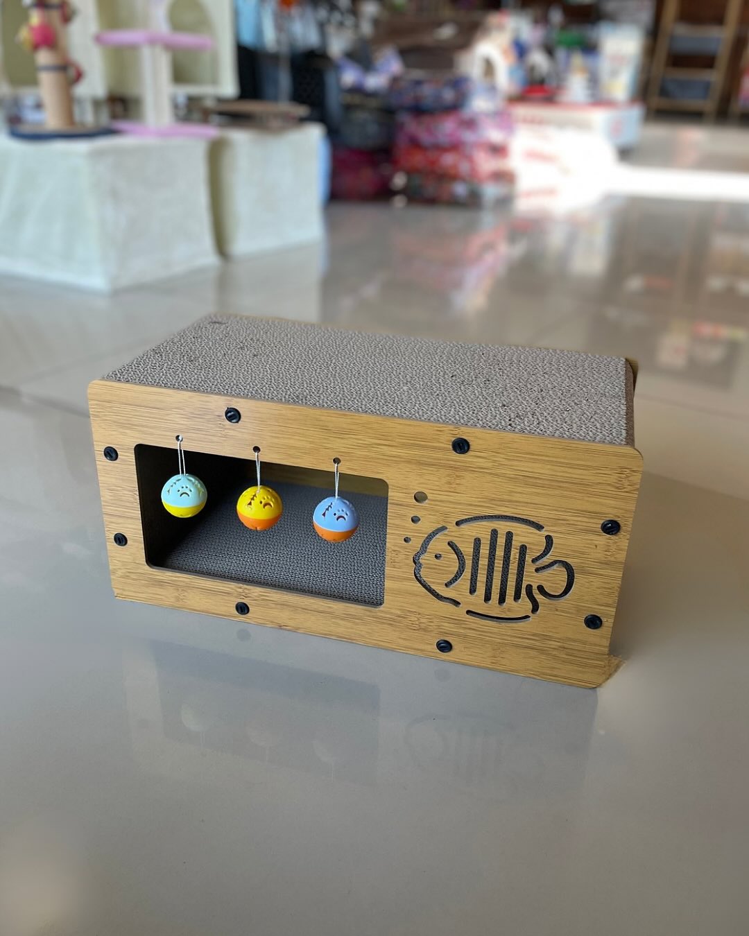 TORRES, TUNELES, CARTON